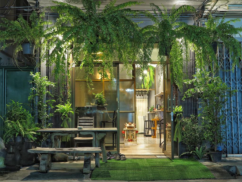 Assembly Hostel Bangkok Exteriör bild